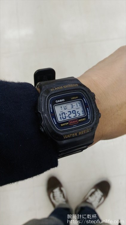 カシオ (CASIO) DW-310。レトロ感漂う丸いフォルム。Gショック DW-5600