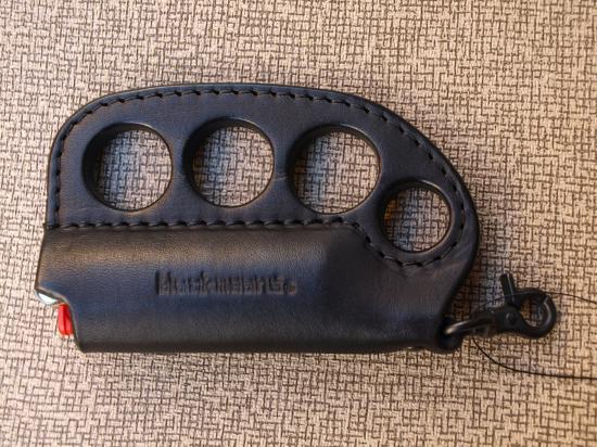 blackmeansから男心をくすぐるナックル型のレザーライターケース