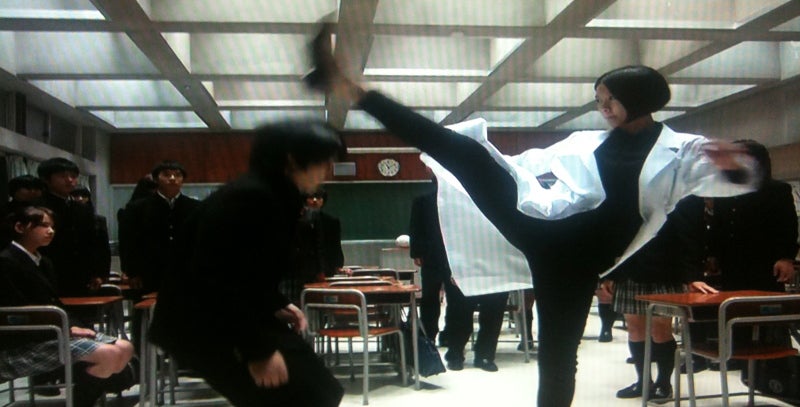 黒の女教師」第9話／〜榮倉奈々の回し蹴りをかわした松村北斗