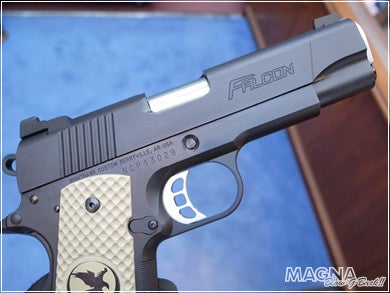 最新のタクティカル.45「WA【ナイトホーク】ファルコン・コマンダー