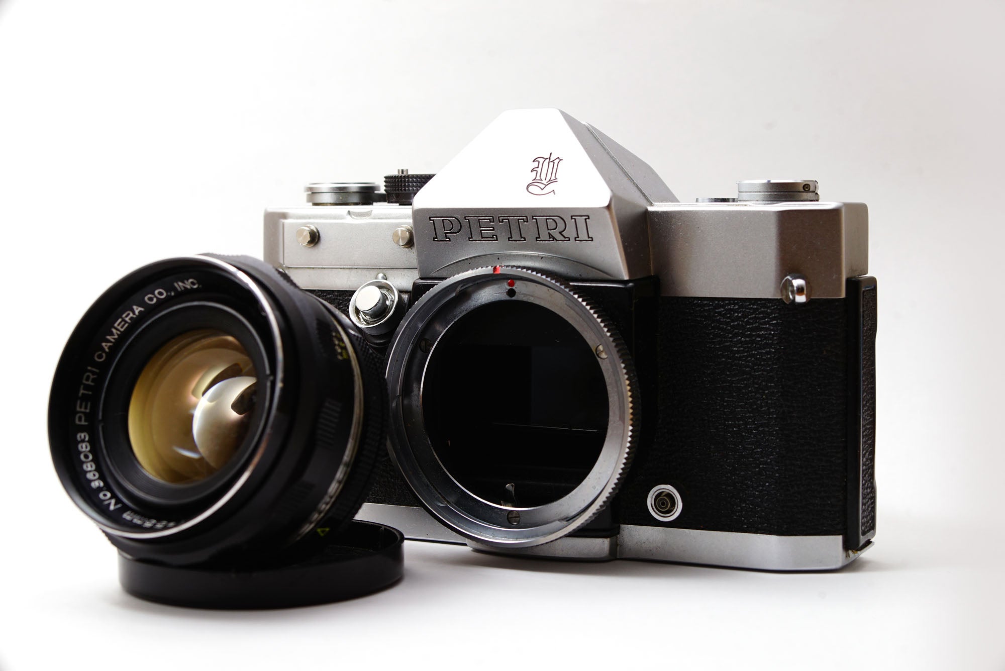 Petri忘れられた名レンズ達 その2 cc.auto 55mm F1.8 | シネレンズと