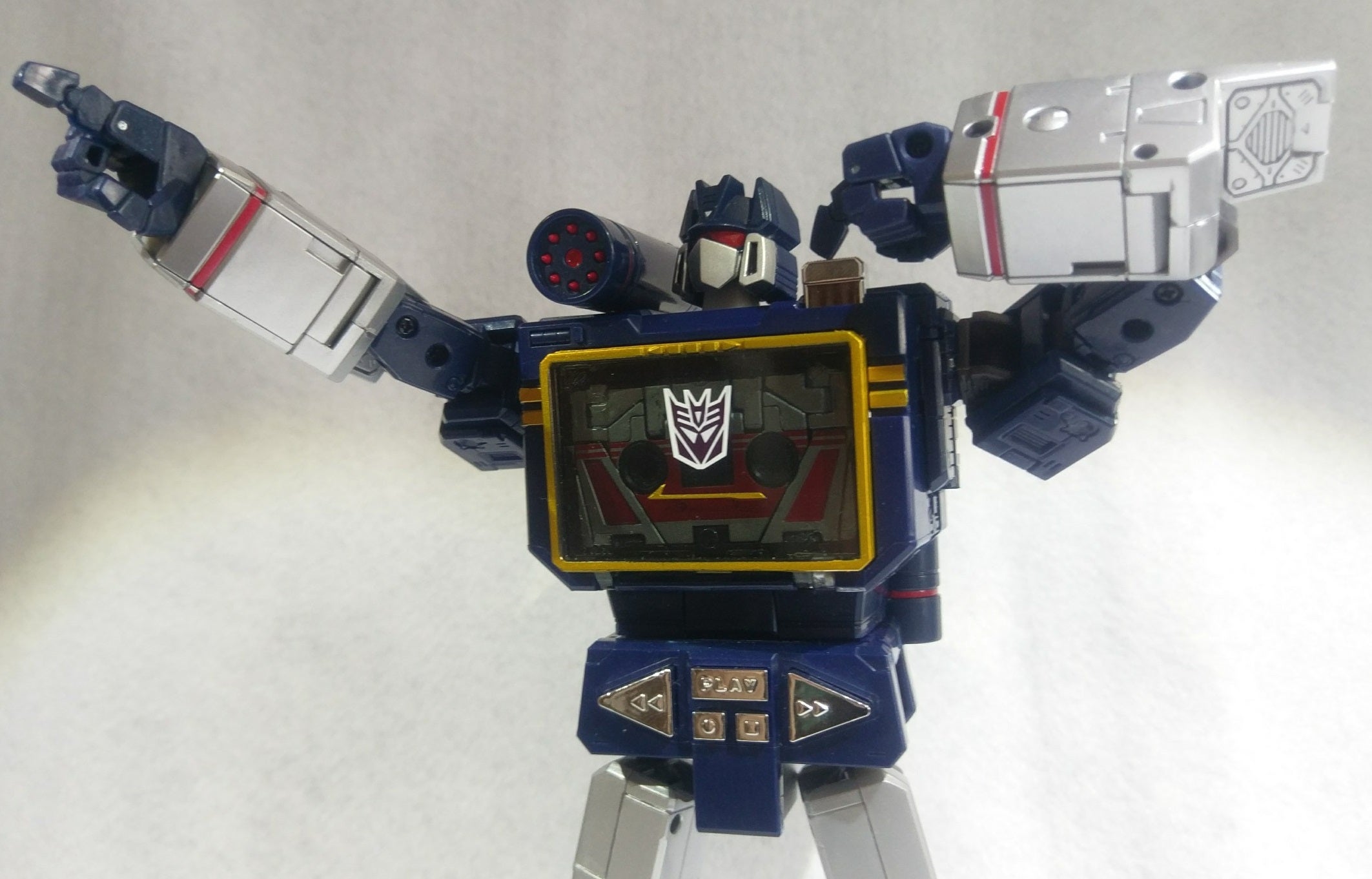 おもちゃ：MP-13 サウンドウェーブ+カセットロン レビュー | 雑