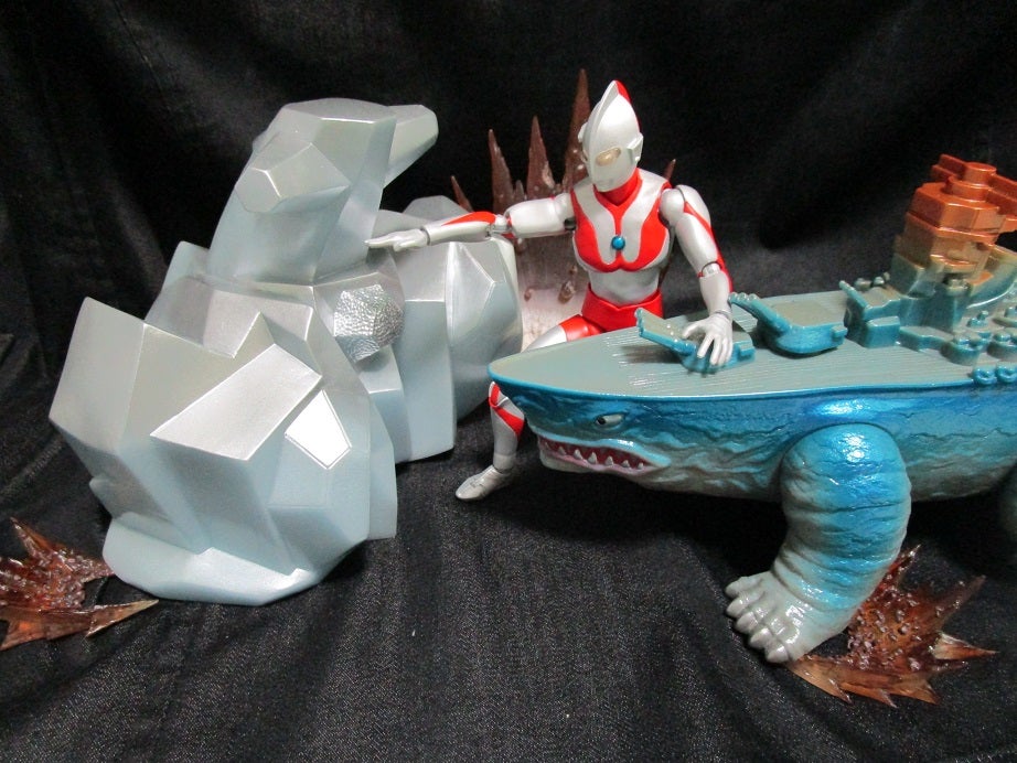 蘇る最強の戦艦！やまなや怪獣郷一峰大二怪獣シリーズ・ヤマトン