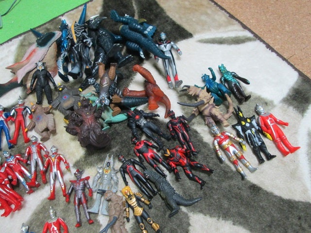 ジャンクボックス購入！その2 90体のウルトラマンセット | 徒然なるTOY