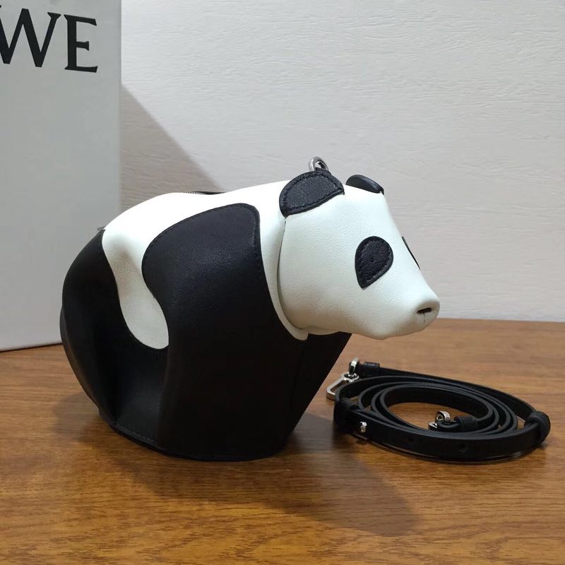 大好評☆LOEWEロエベ新作バッグ☆カワイイ パンダ ショルダーバッグ
