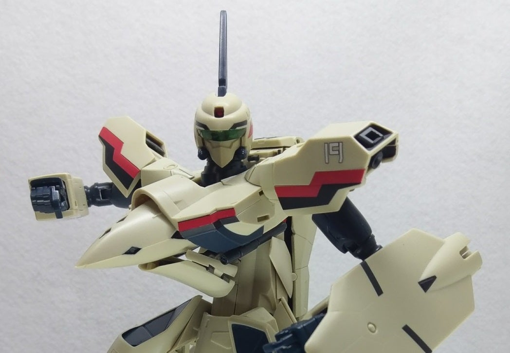 おもちゃ：アルカディア 完全変形 YF-19 with ファストパック レビュー