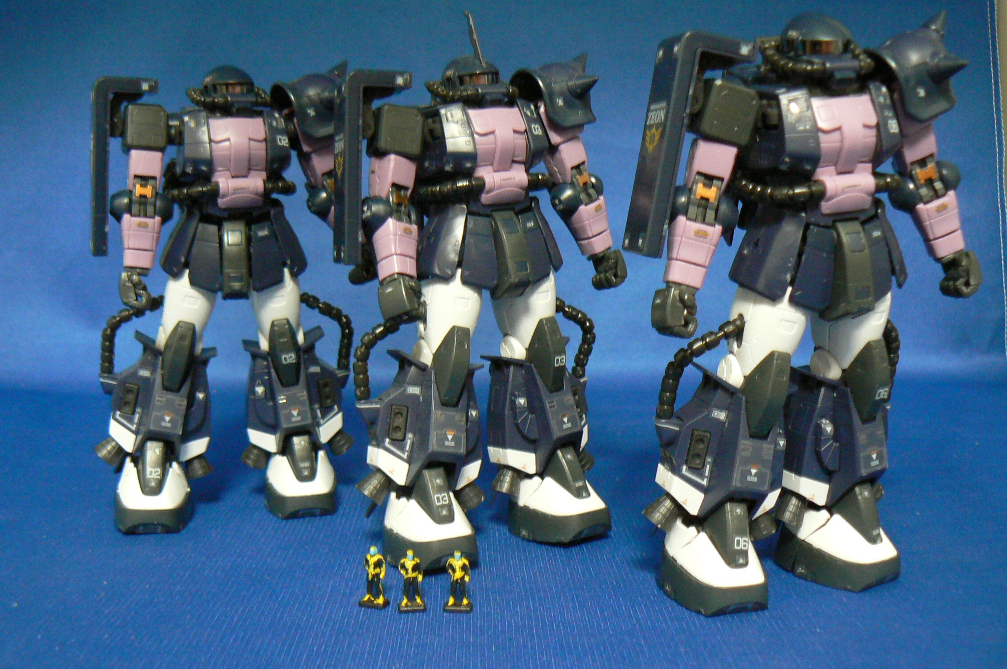 MS-06R-1A 黒い三連星専用ザクⅡ3機セットで完成です♪ | 私の自慢の