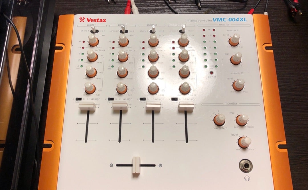 Vestax VMC-004XL レビュー | D3ログ 〜機械とお酒と音楽と〜