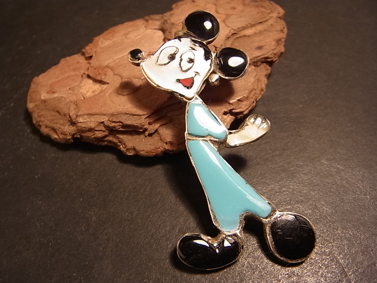 ズニ族キャラクターインレイのSullivanShebola☆ミッキーマウス？ピン
