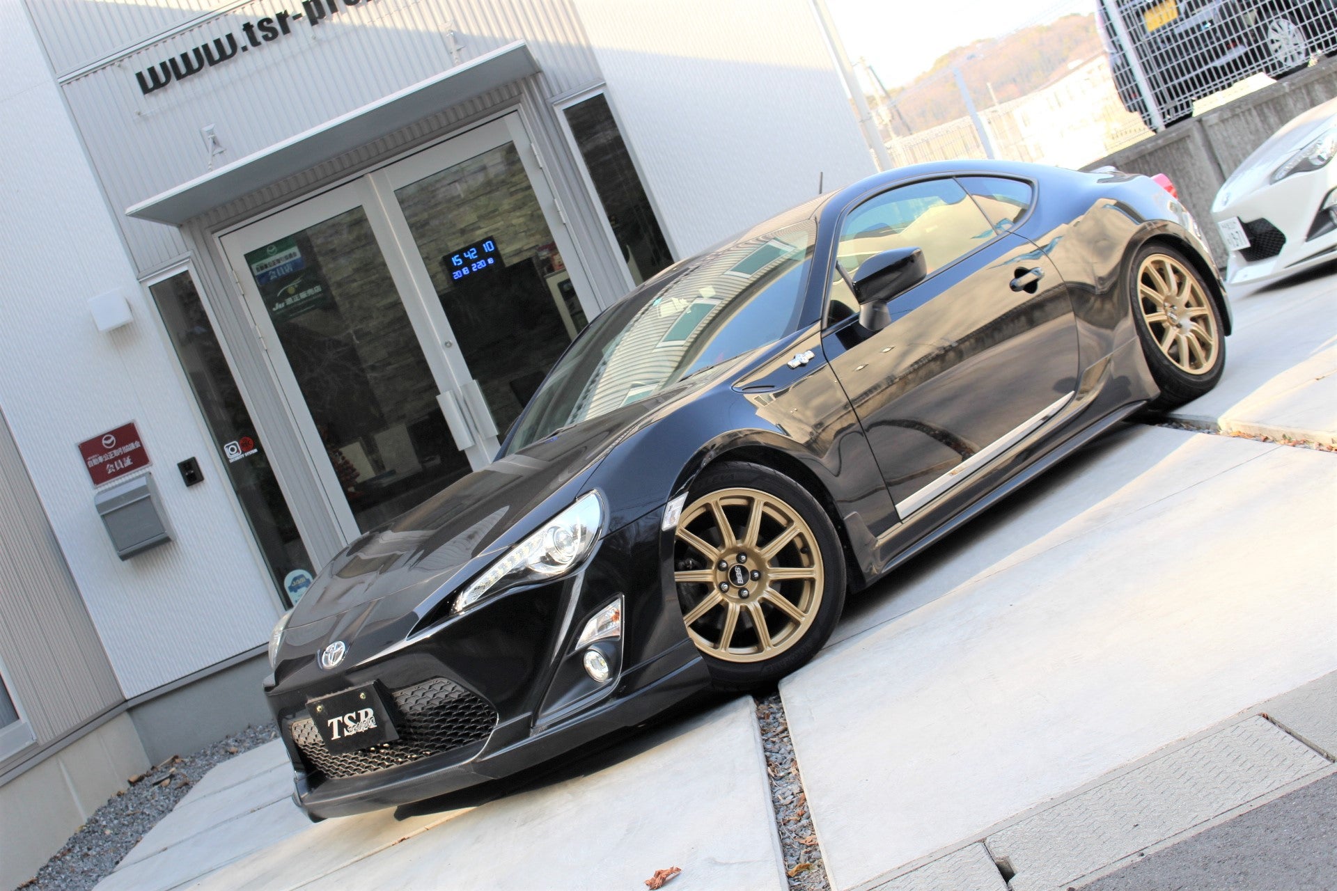 86 ＆ BRZ】TSR-PROJECT オリジナル車高調 LOW SPEC 装着画像です