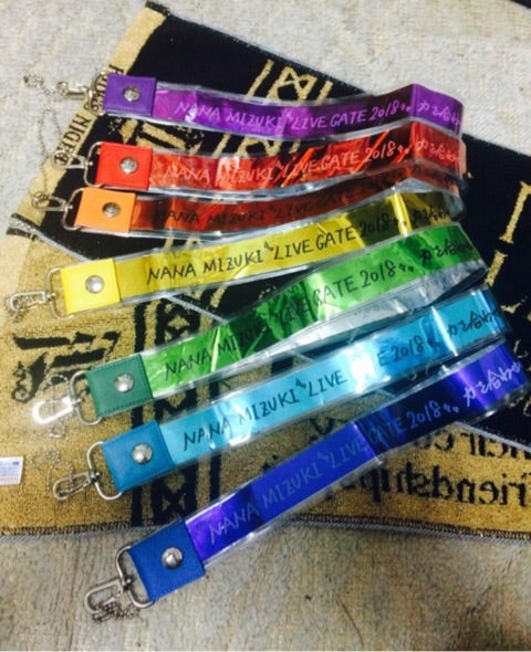 水樹奈々さんの7色の銀テープストラップ☆お客様着画 | 【オリジナル