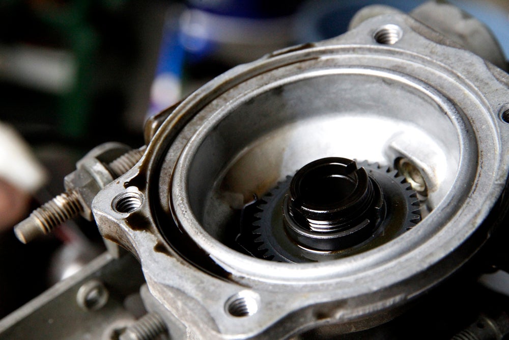 ランクル80 噴射ポンプ 削れたブーコンシャフト | 四駆ショップ