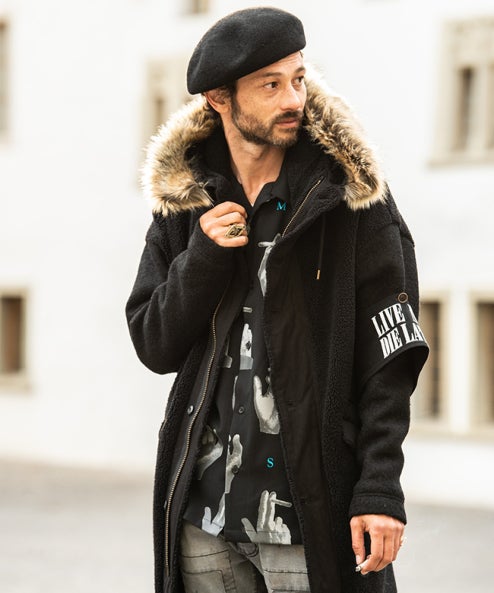 glamb [グラム] 18AW最終入荷！3種類のマテリアルを使い分けた普通とは