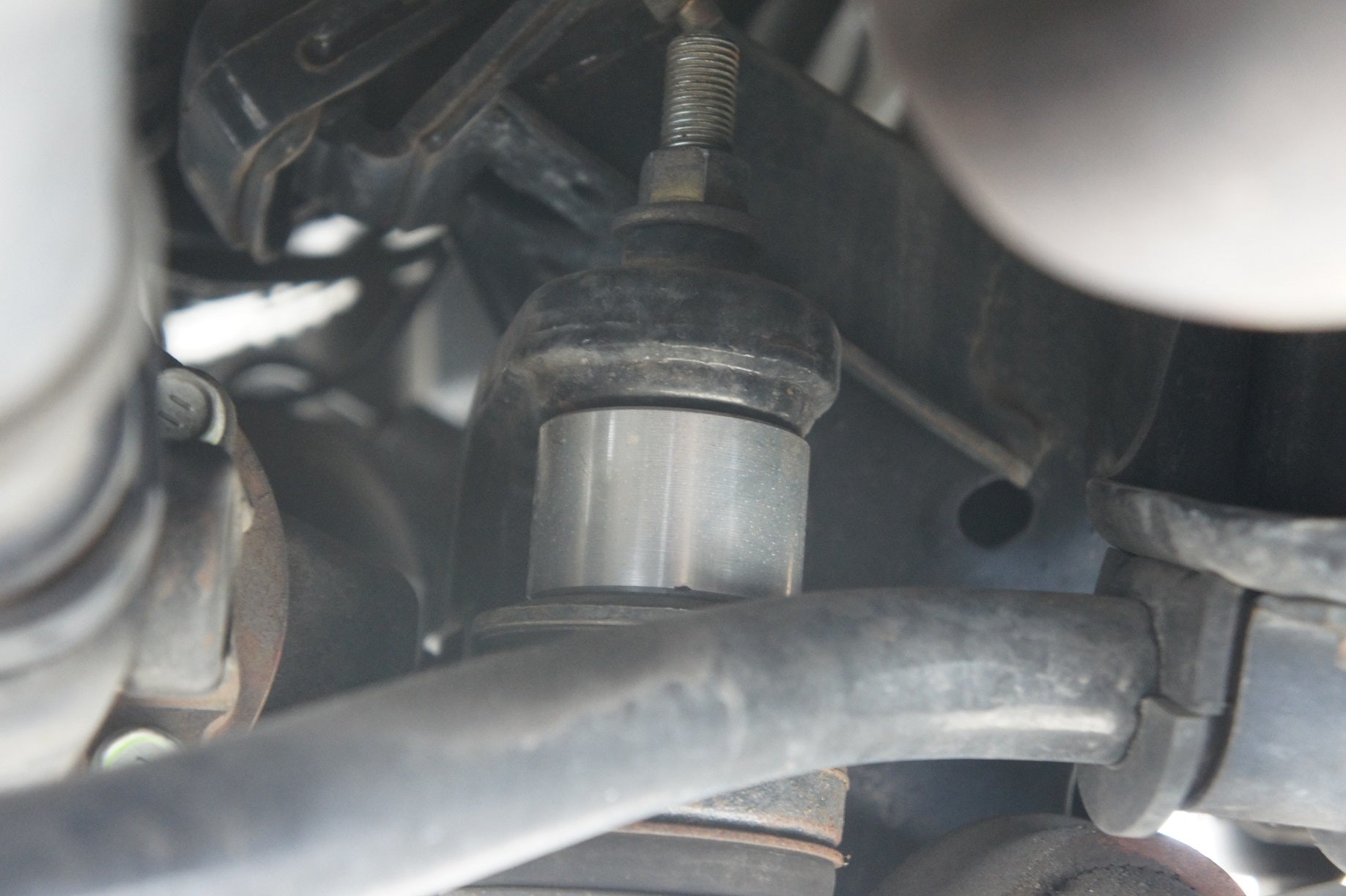 ランクル100系AHC付車専用アクティブサスペンション2インチアップ