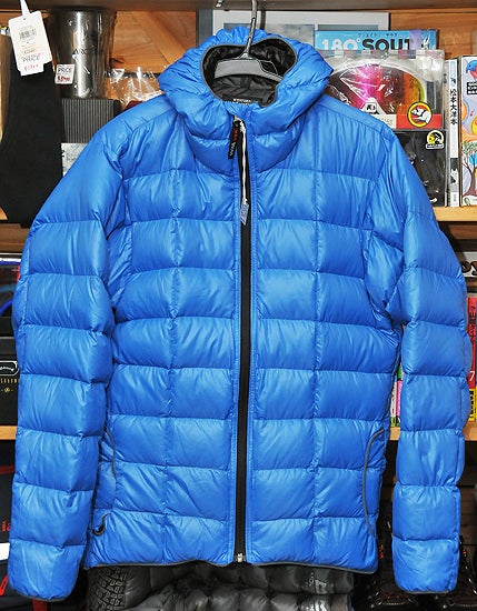 WESTERN MOUNTAINEERING(ウエスタンマウンテニアリング)ダウン