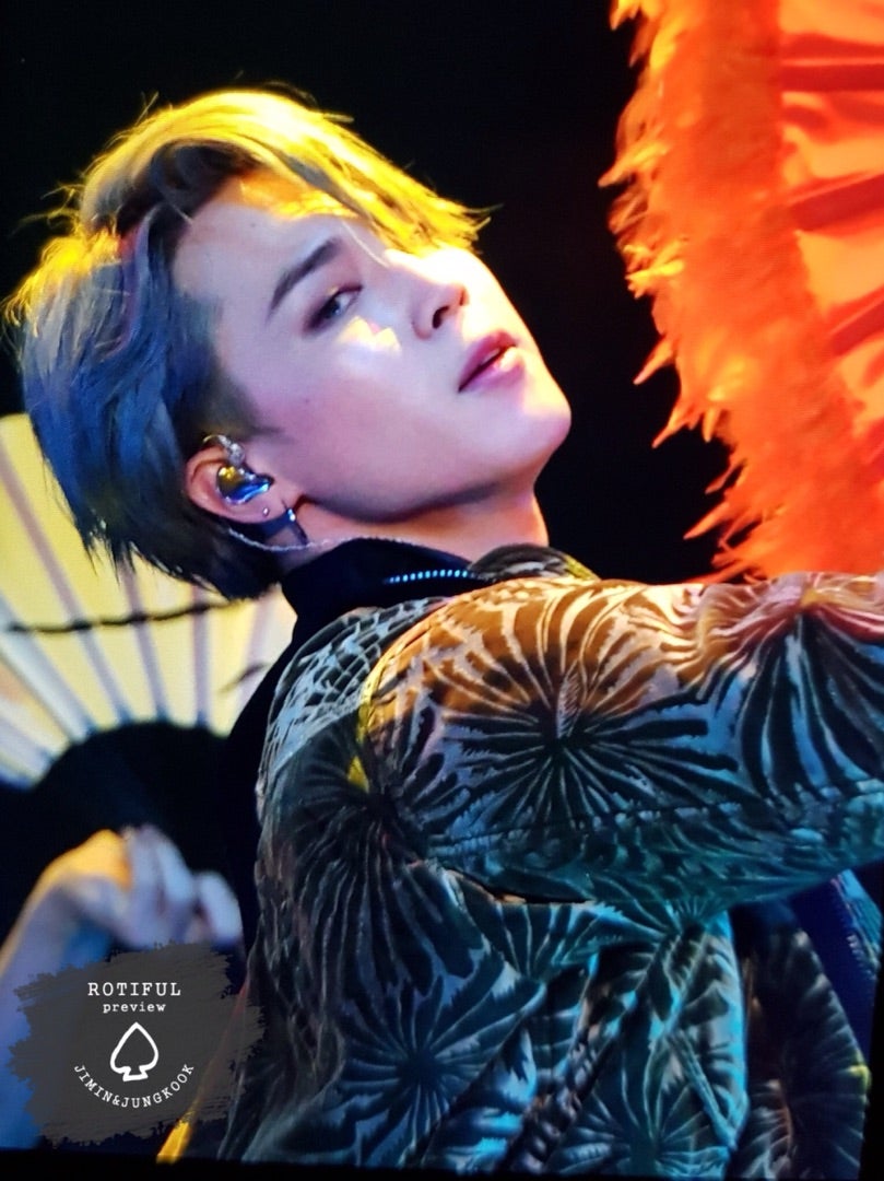 魅力全開♥️ジミンちゃんの扇子の舞にまだまだメロメロ