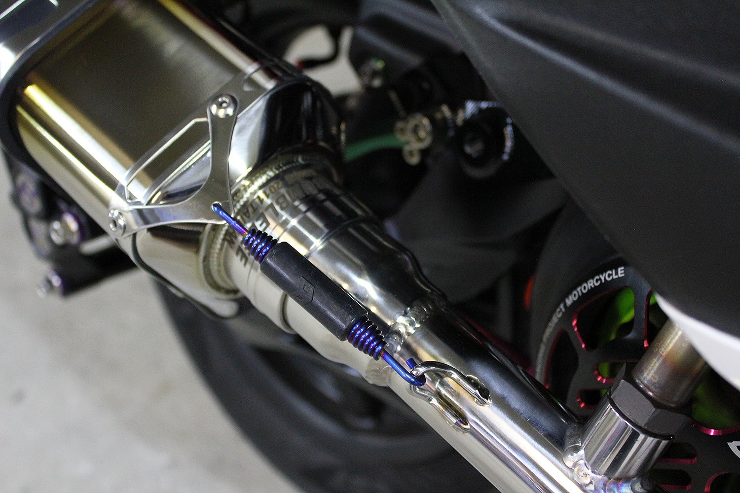 バンブルビーの新作マフラー PT1のご紹介です！ シグナスX カスタム