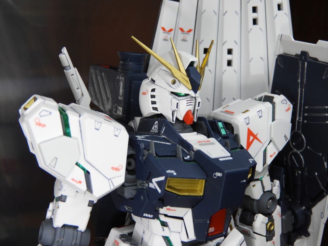 MG 1/100 RX-93 νガンダム 