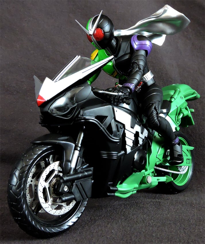 S.H.Figuarts 真骨彫 仮面ライダーW サイクロンジョーカー （その2