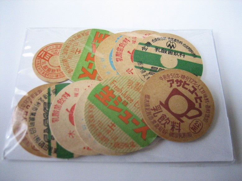 昭和レトロ 乳製品のふた(牛乳キャップ)昭和40年代頃～ | 路地裏の骨董