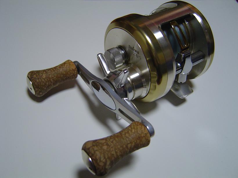 リールダイワ ミリオネア CV-Z 205 丸型ベイトリール | ルアー