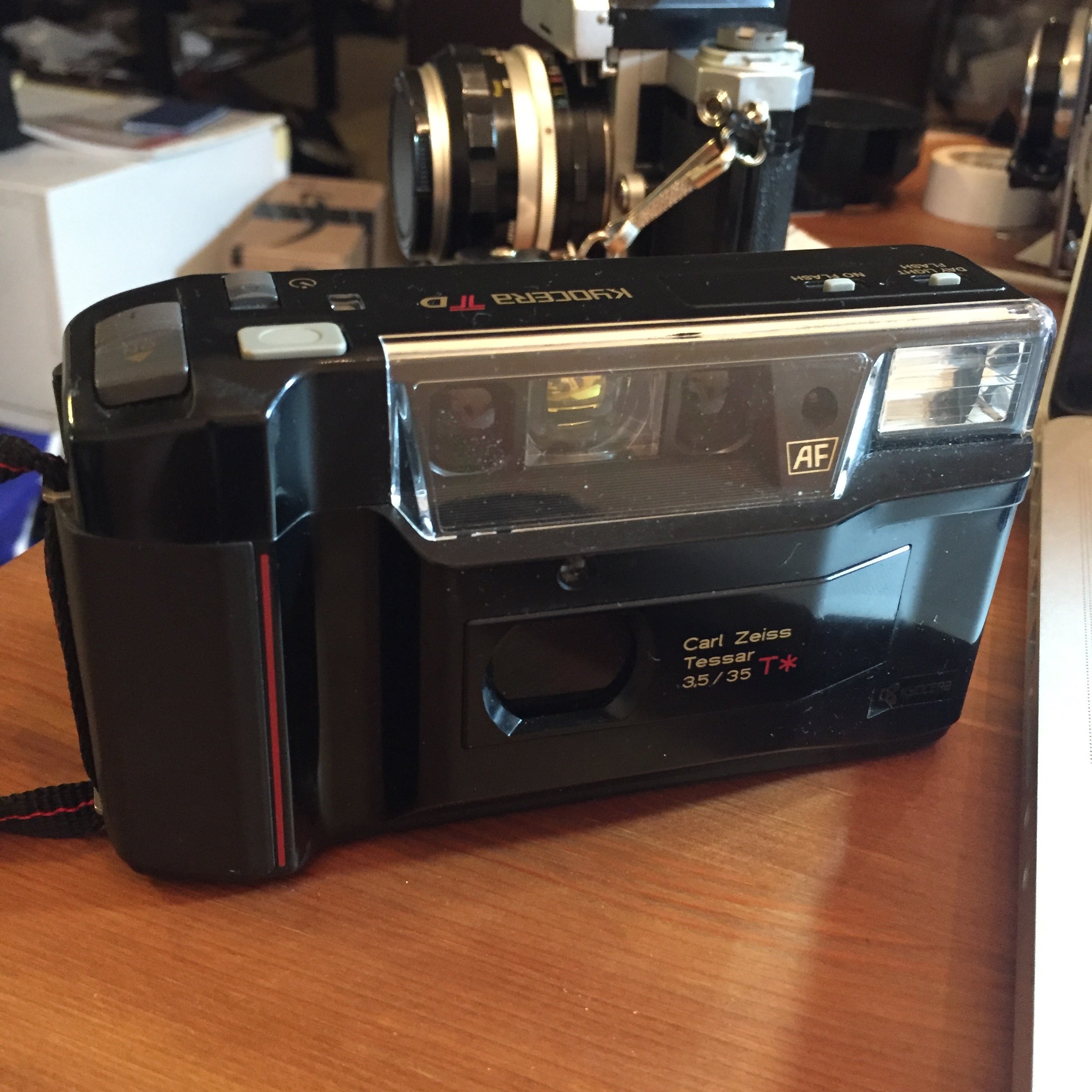 Kyocera TD, Carl Zeiss Tessar 35mm f3.5 | 空と風と川の流れを．