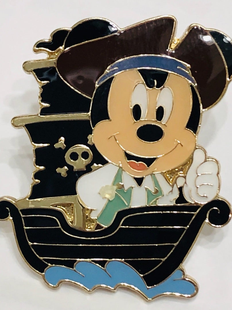 ディズニー 海賊キャラクターピンセット Pirates of the Caribbean Bicoastal Adventures Pin Debuts at Walt