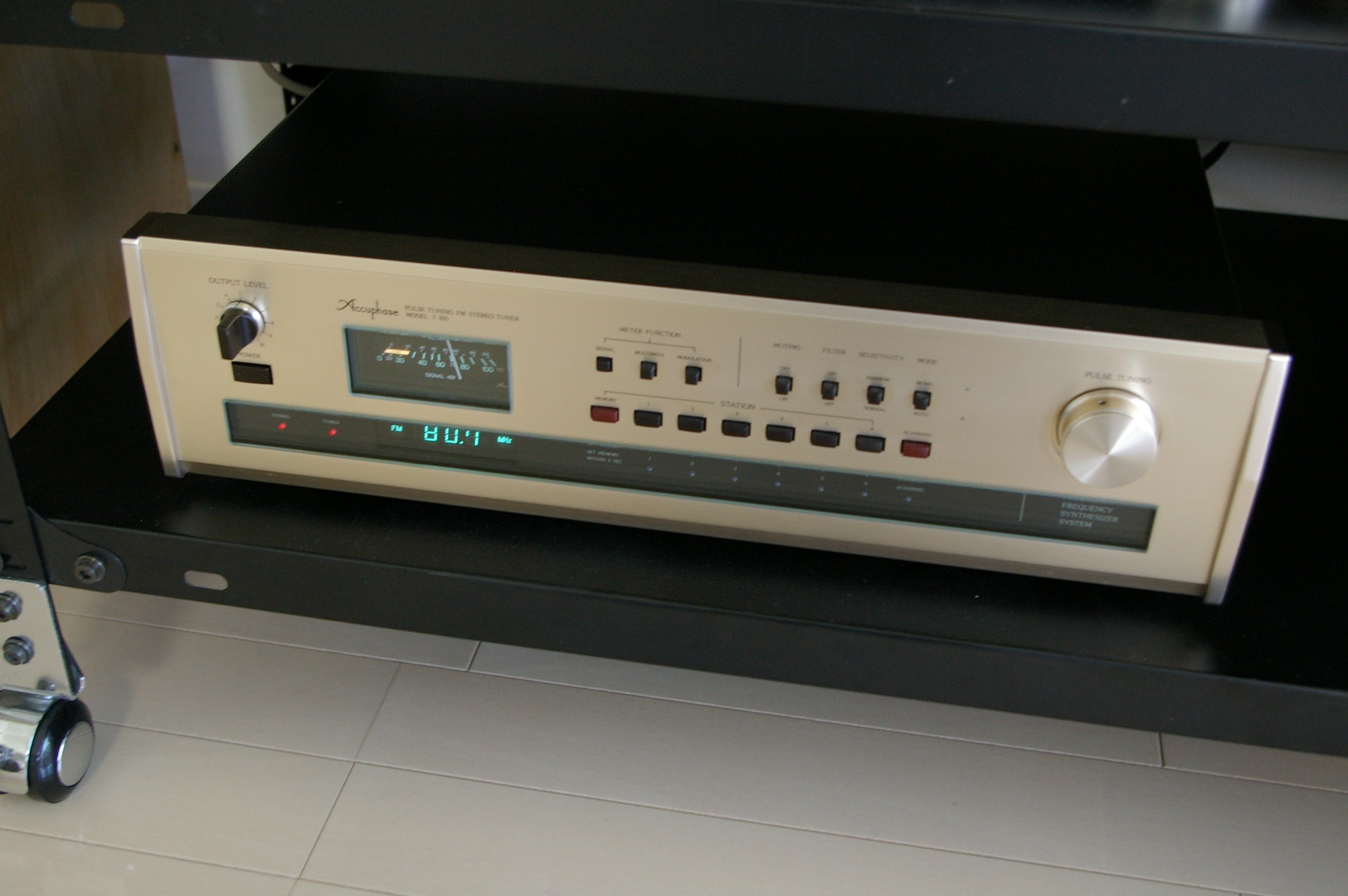 アキュフェーズ FMチューナーの修理 | craftworks-nekoのブログ