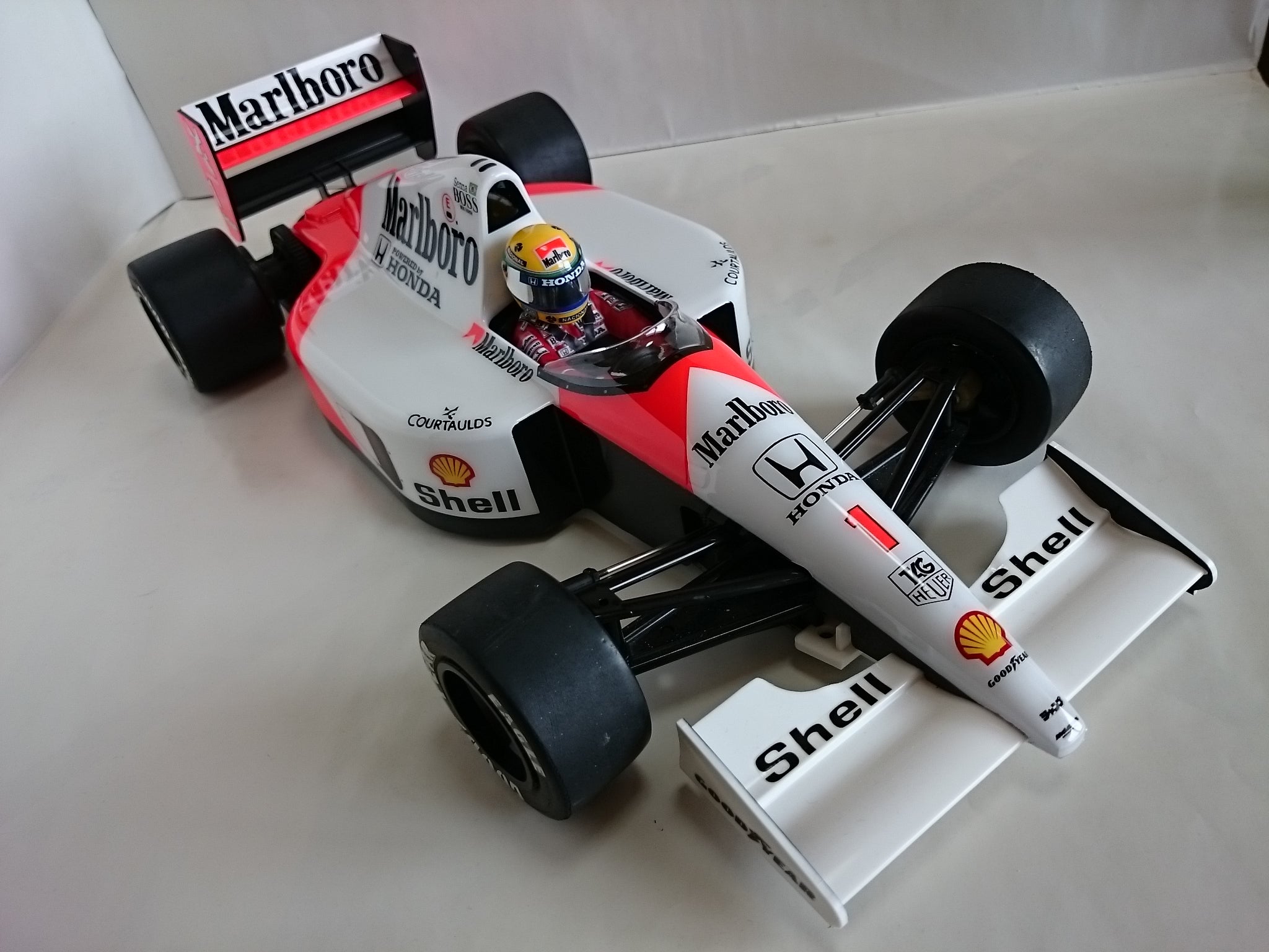 マクラーレンMP4/6 完成 | マンダムのラジコン