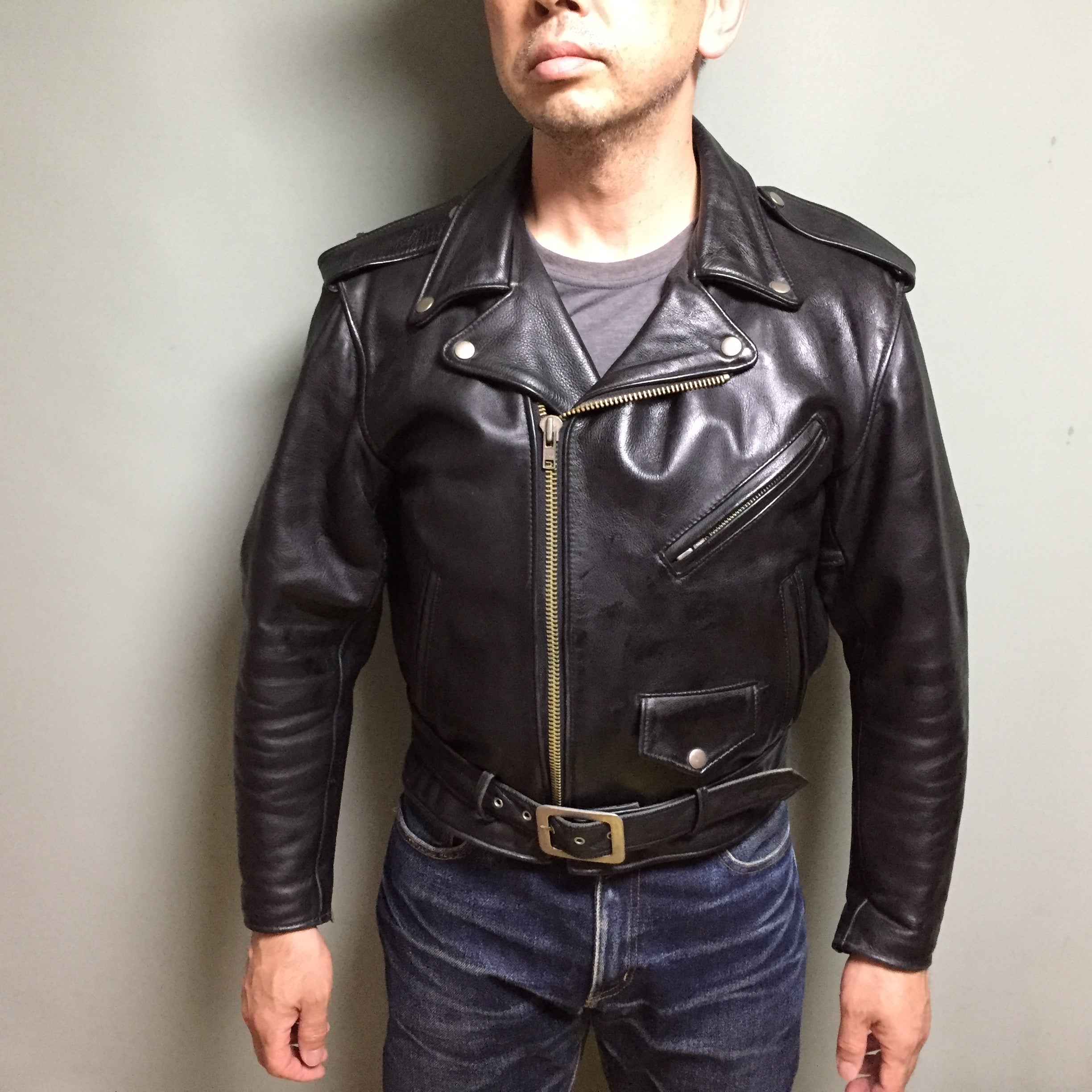 30代で購入したバーチャファイター2版ジャッキー革ジャン。54歳の今