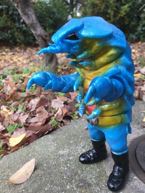 ダイオウグソクムシ男 ヤモマーク製ソフビ | 怪獣玩具とカタナとキング