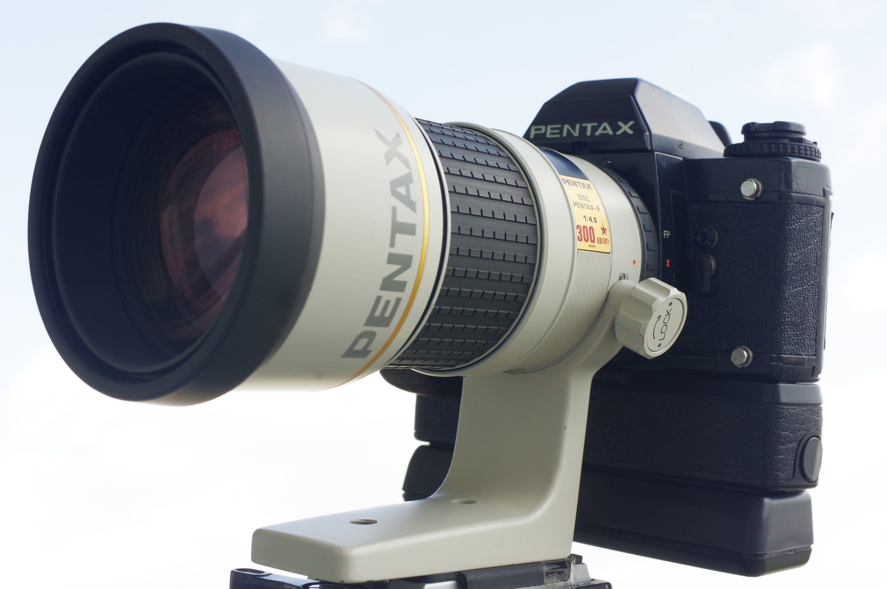 smc PENTAX-F☆ 300mm F4.5 ED [IF] - 異色の白スターレンズ