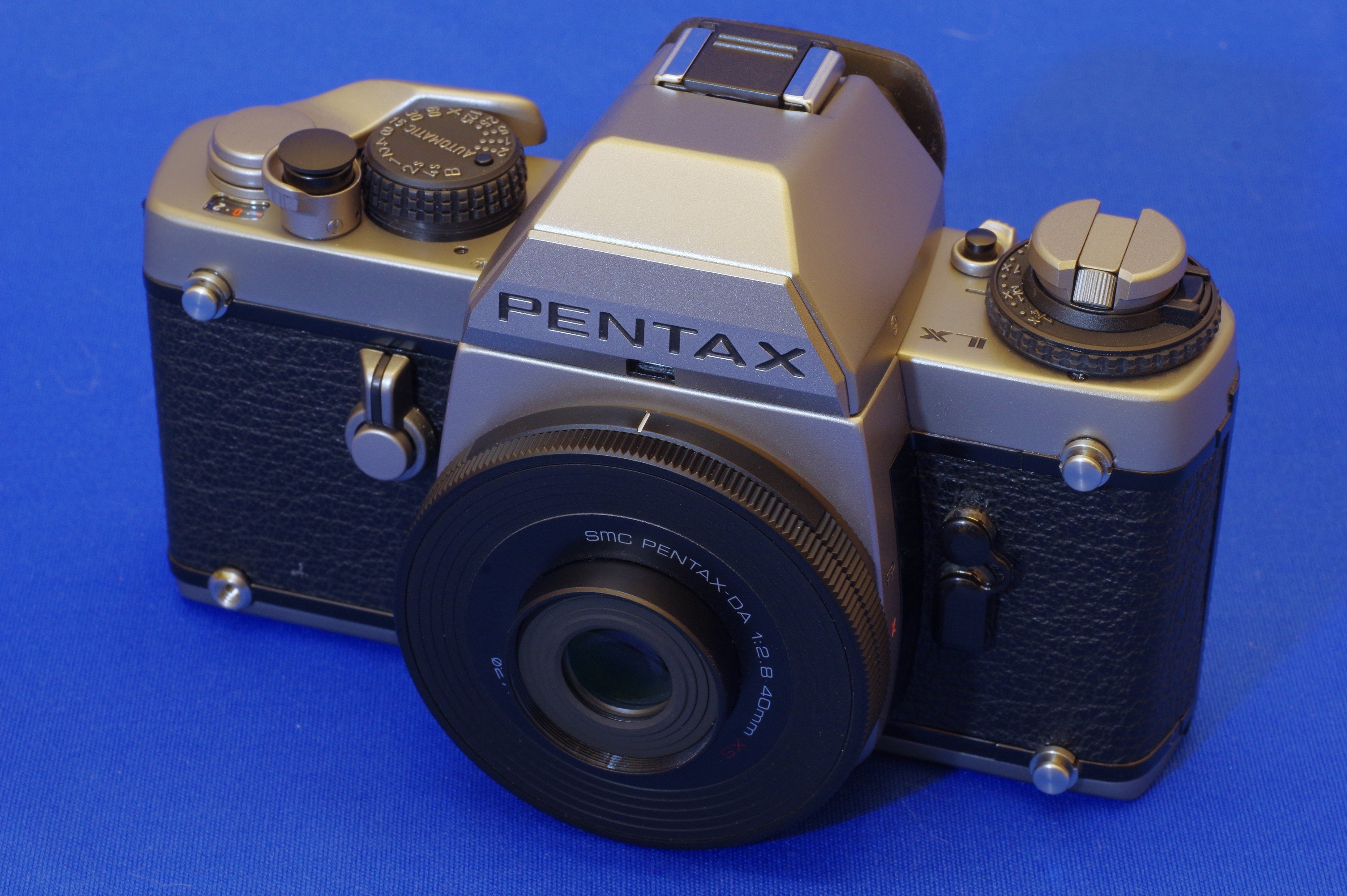 smc PENTAX-DA 40mm F2.8 XS - これ以上薄いレンズは無理でしょう