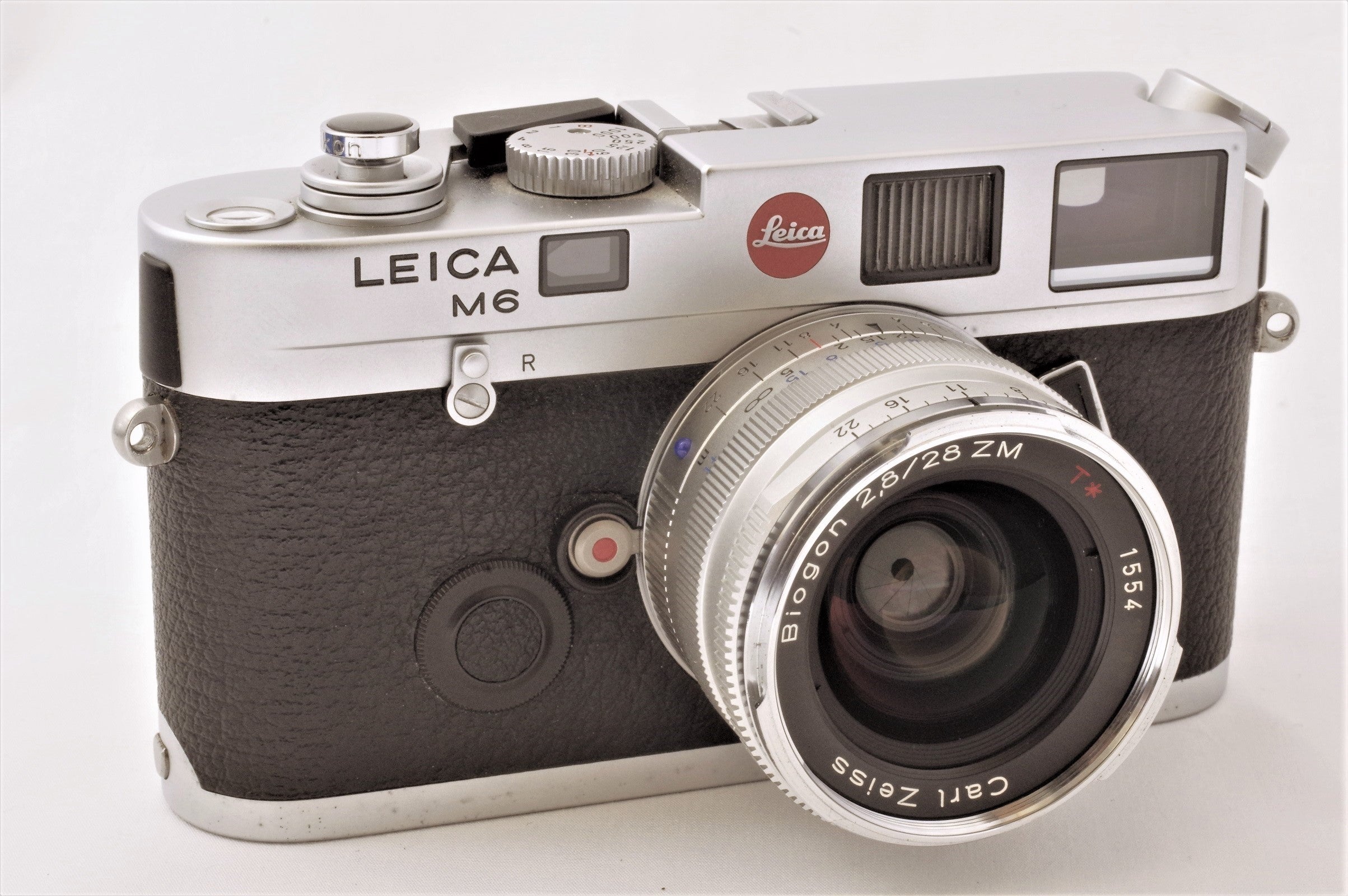 Leica M6 - レンジファインダーの最高峰の操作感、ついに沼入りか