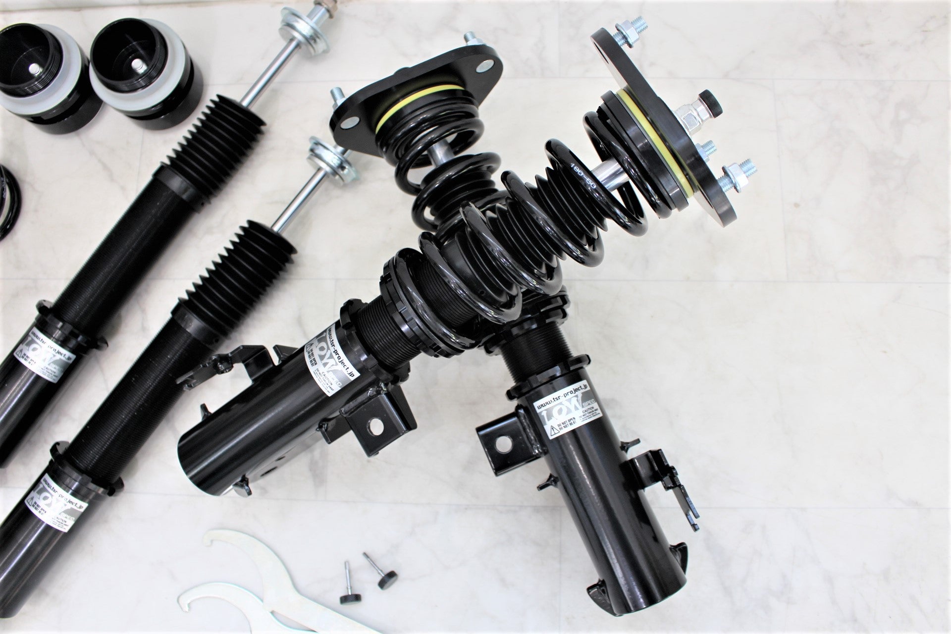 30プリウス×アクスル交換】O様 プリウスG's ホイール ＆ アクスル交換