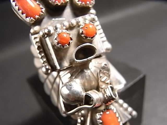 ズニ族 ジュエリーアーチスト集 ズニ族 ジュエリーアーチスト集 ズニ族