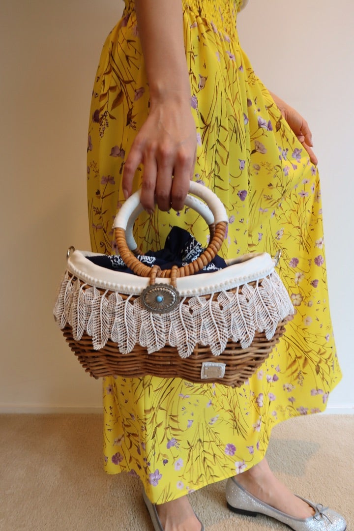 ニューヨーカーの休日スタイル♡アシーナのカゴバッグが可愛い