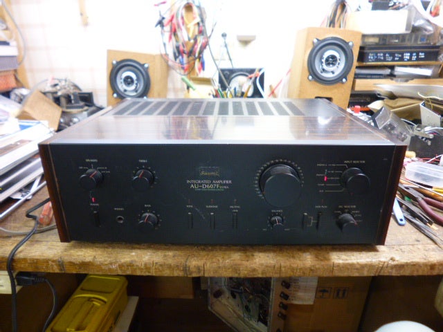 AU-D607F EXTRA プリメインアンプ修理の巻 | ラジオクロネコの