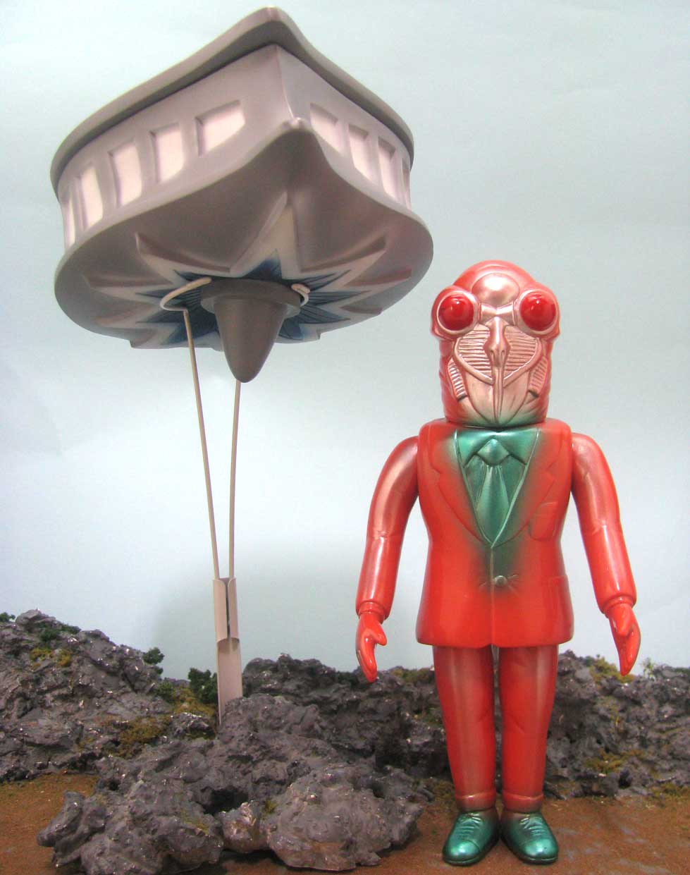 セミ人間 登場 ガラモンの逆襲 その4 | 怪獣怪人大行進