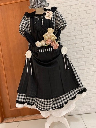 ♡エプロン付きローンワンピースのコーデ♡ by PINK HOUSE (ピンク