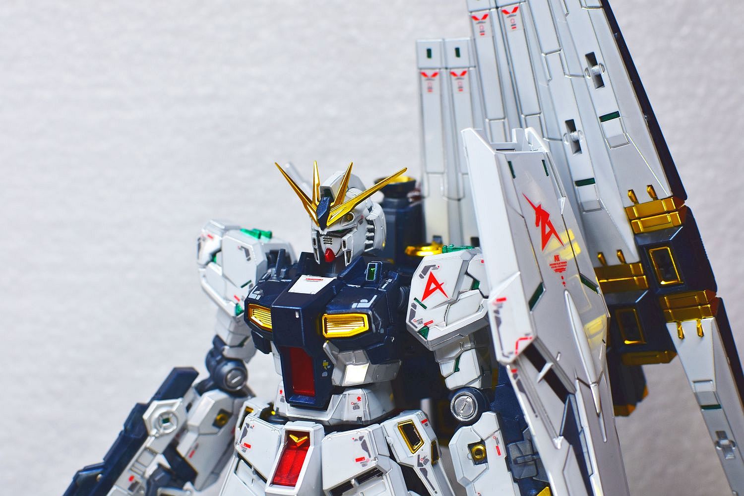 RG 1/144 RX-93 νガンダム [チタニウム・フィニッシュ] | ぼぎゐ私的