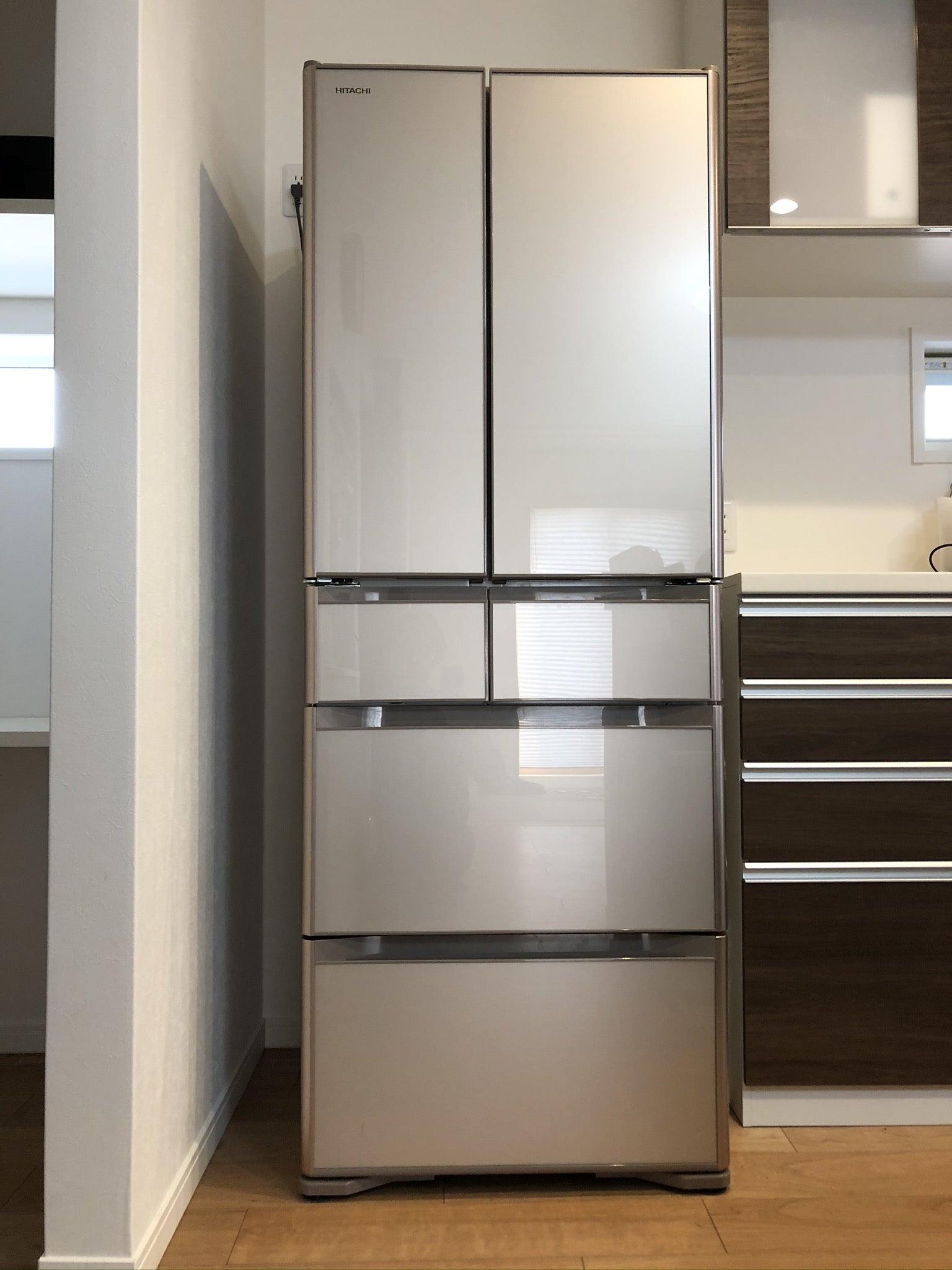 運搬取付無料！シャンパンカラー・まるごとチルド純正日立冷蔵庫！完動