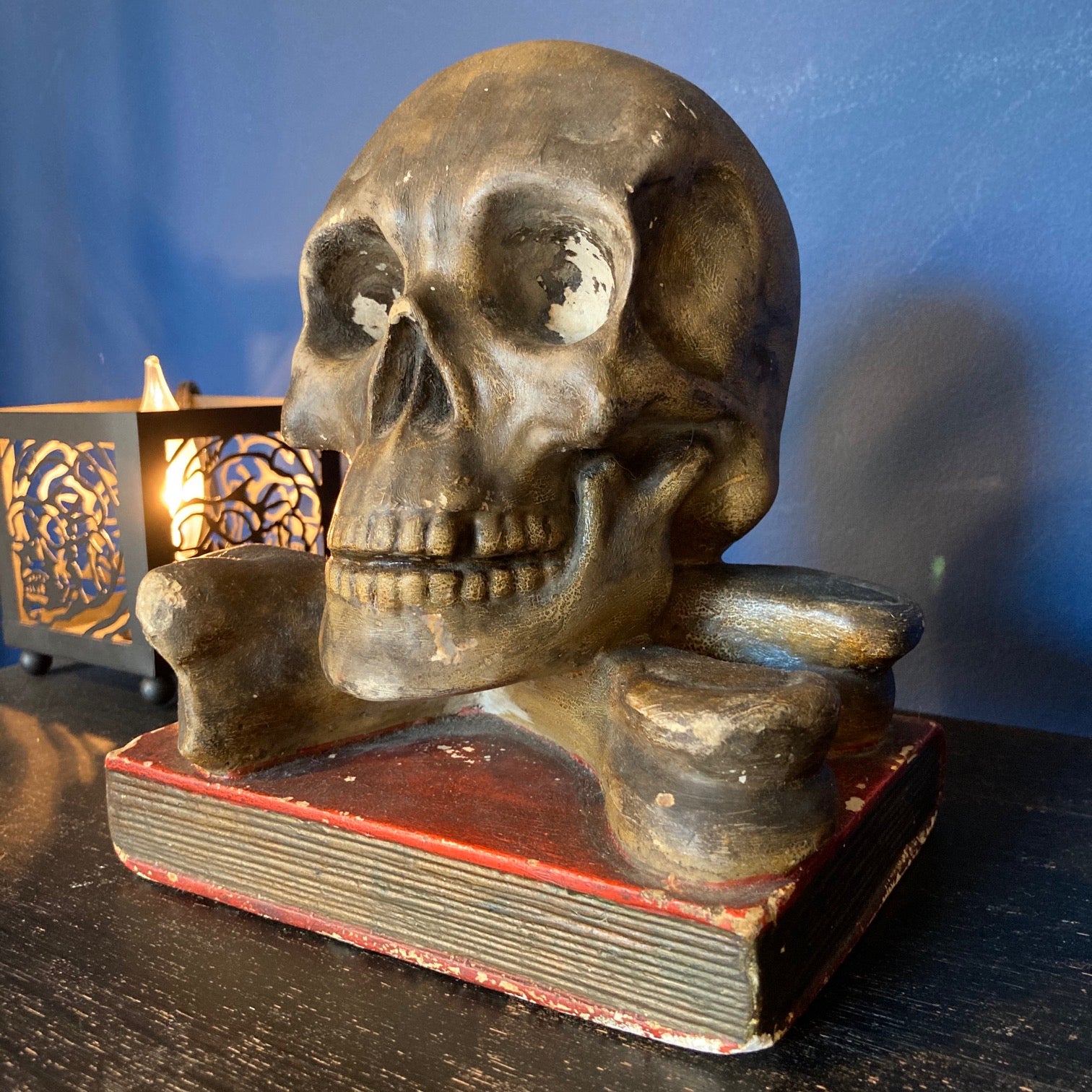 ☆8/31 Skull on book ☆ | SWINDLE blog