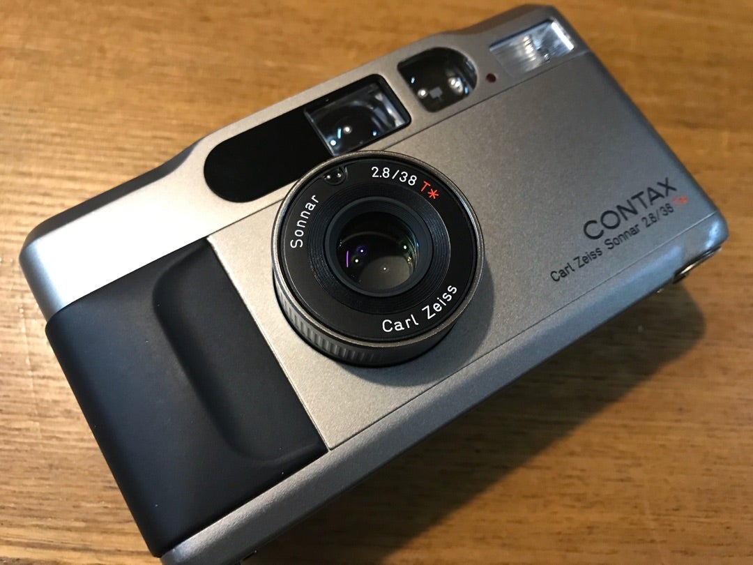 CONTAX T2 令和に蘇る人気のデータバック | 今だからのんびりフィルム
