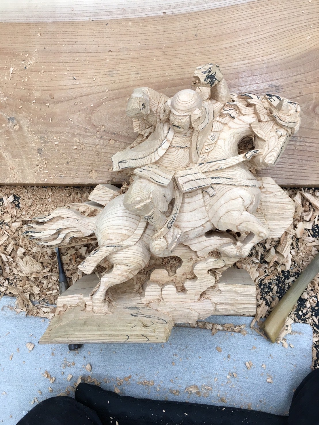 彫陽作事の馬乗り 明智光秀③ | 板原村のだんじり会館