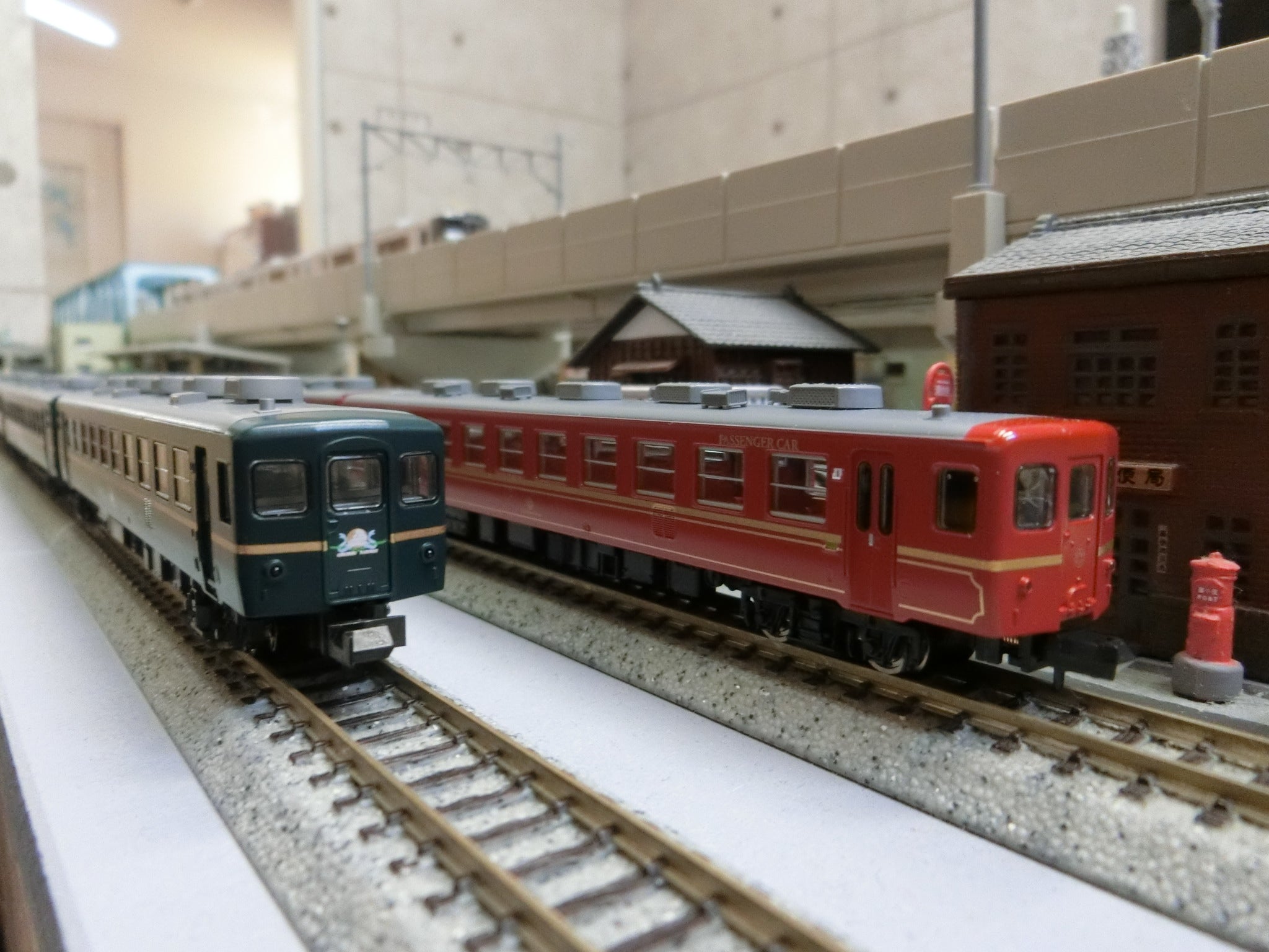 KATOとマイクロエースの秩父鉄道パレオエクスプレスを比較