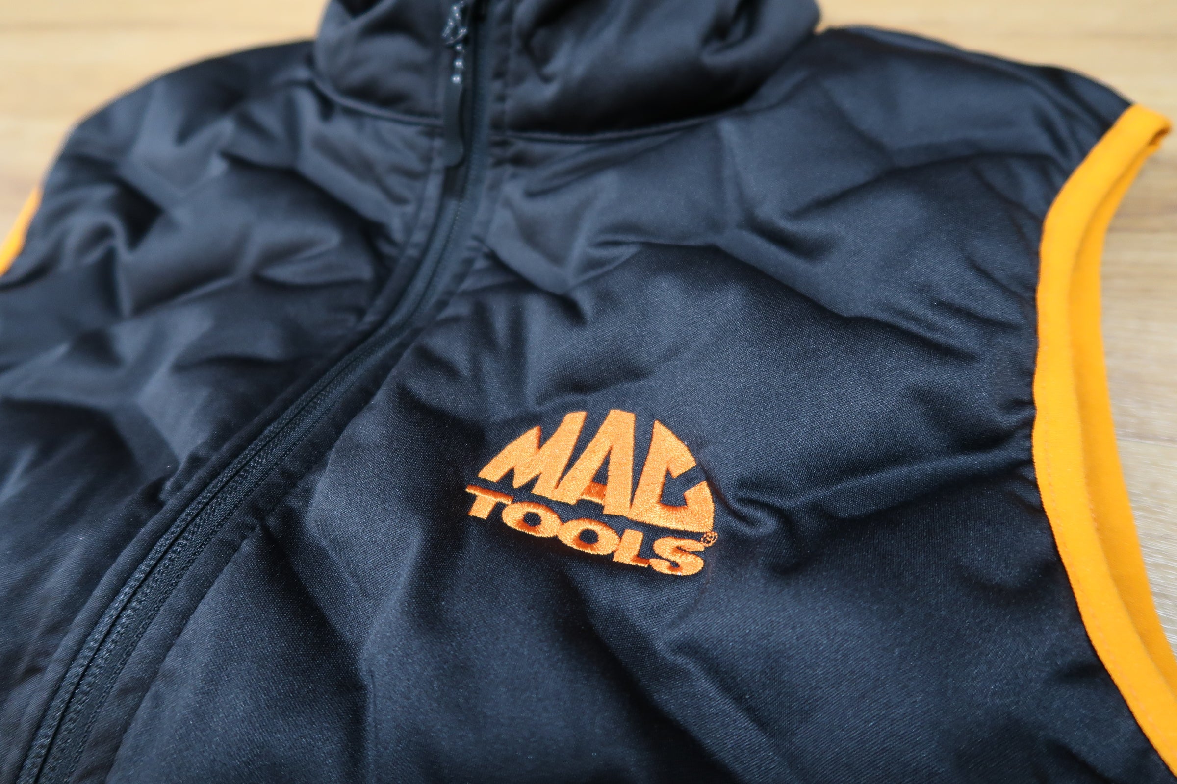 MACTOOLS【数量限定】シームレスベスト＆ジャケットが入荷しま