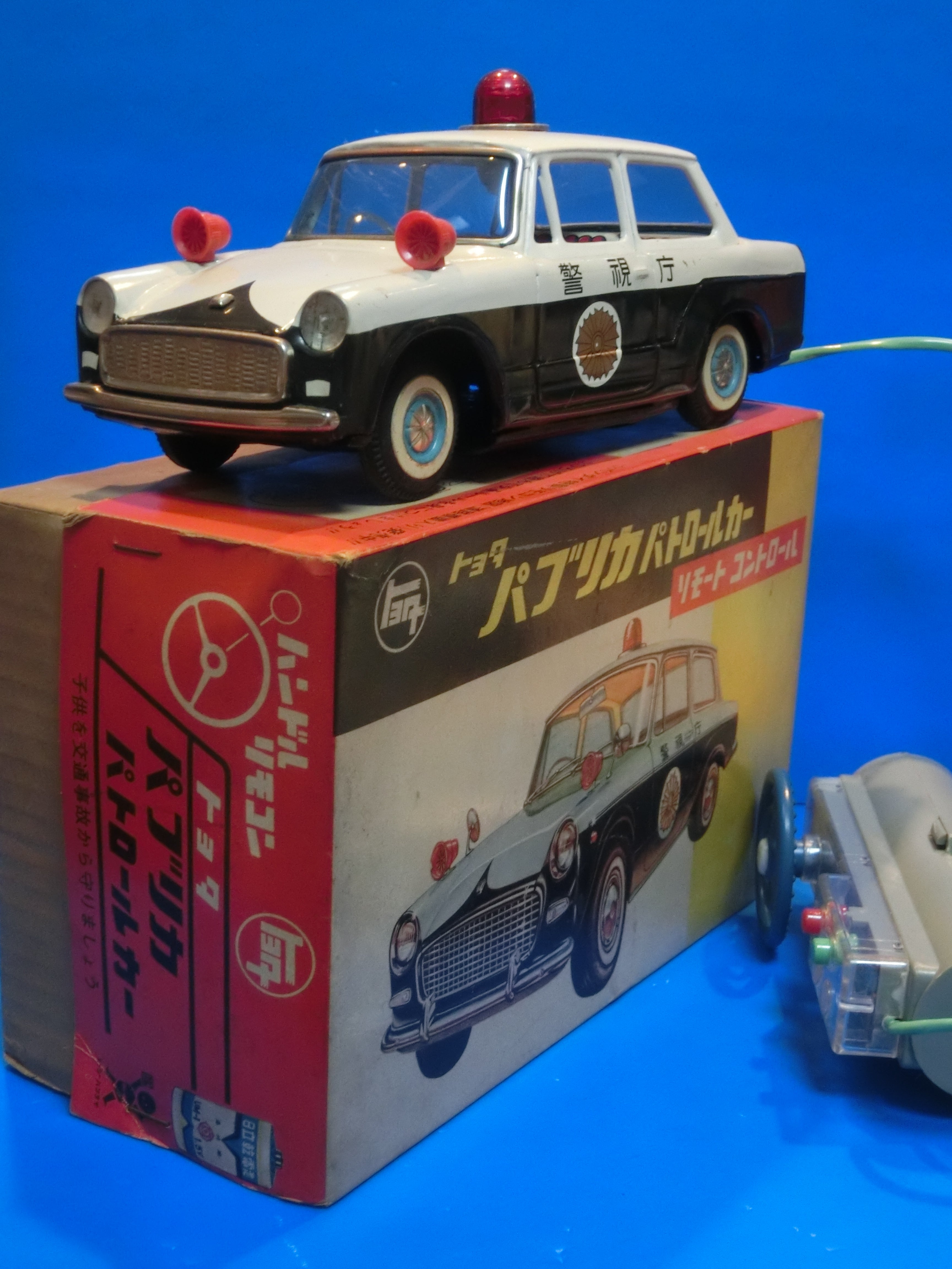 ブリキ製 トヨタ パプリカ 警視庁パトカー ブリキ製 トヨタ パプリカ