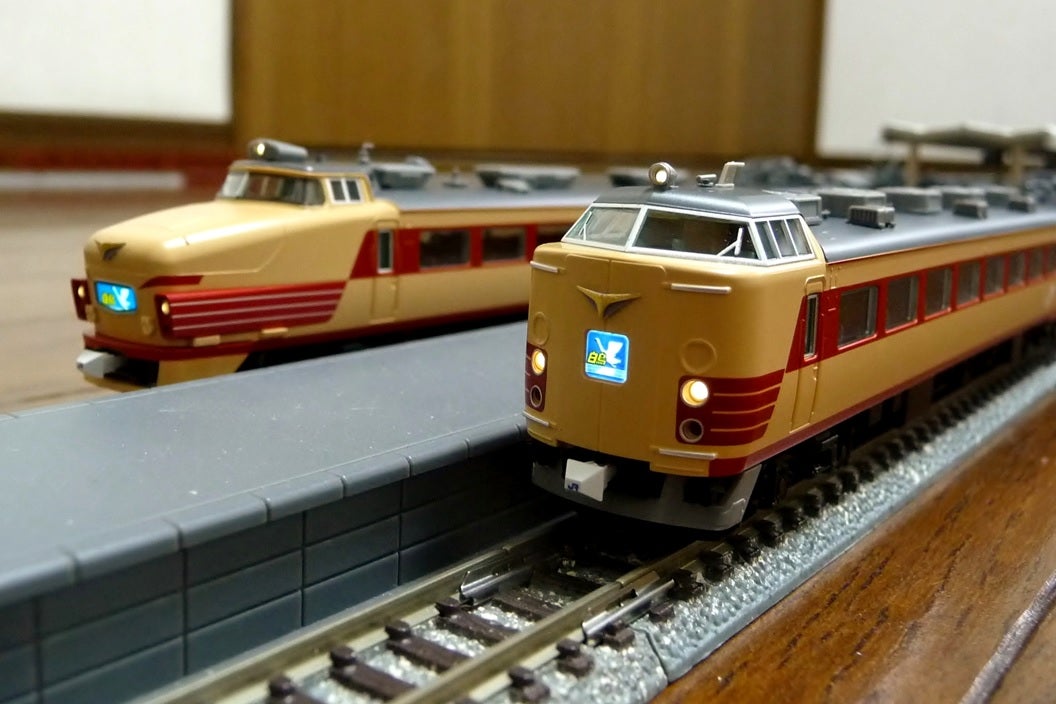 TOMIX JR 485系特急電車(京都総合運転所・白鳥)セット入線♪ | Bullet