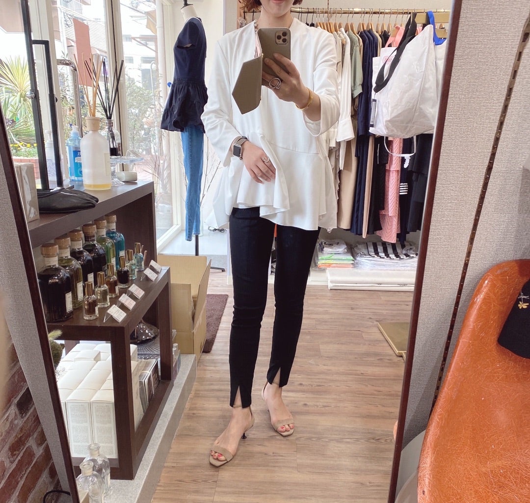 hue DAY TO EVENING ワンサイドパールブラウス予約 | セレクトショップ